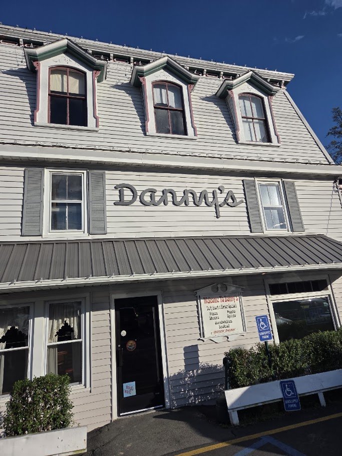 Front view of Danny's in Wurtsboro